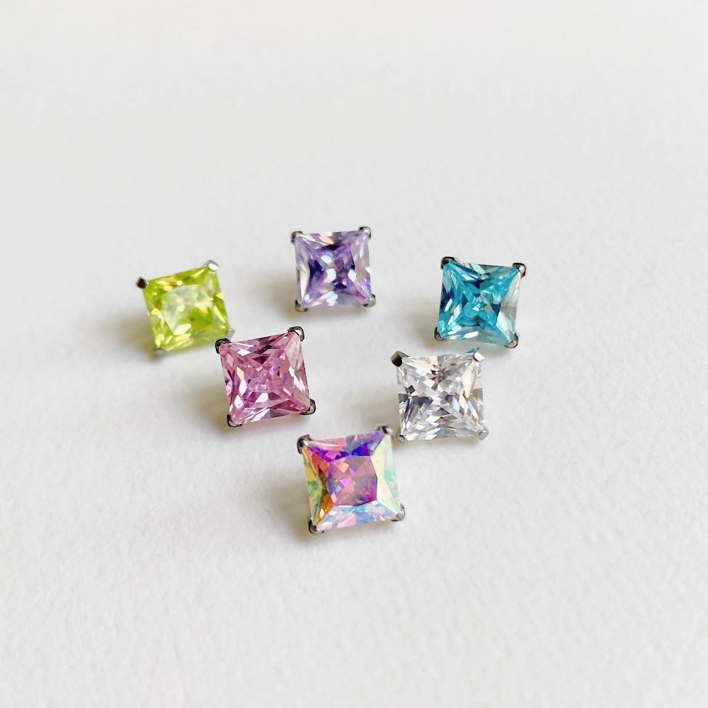 ASTM F136 Titanium Lip Piercin - Body Jewelry Internally Threaded recension och pris